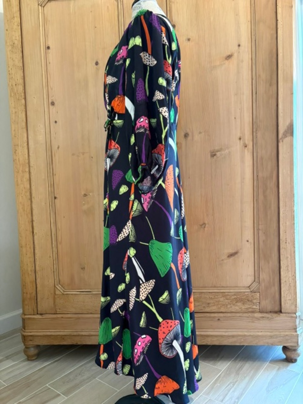 Farm Rio Psychedelic Mushroom-Print Midi Dress - Picture 6 of 8